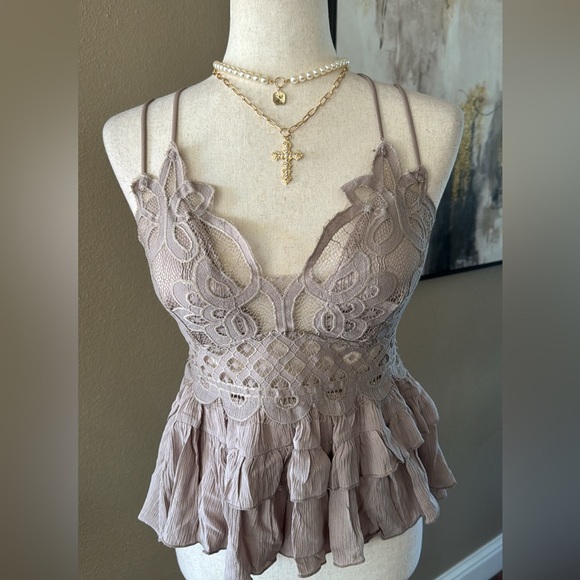 Tops - Lace peplum crochet cami top in mocha